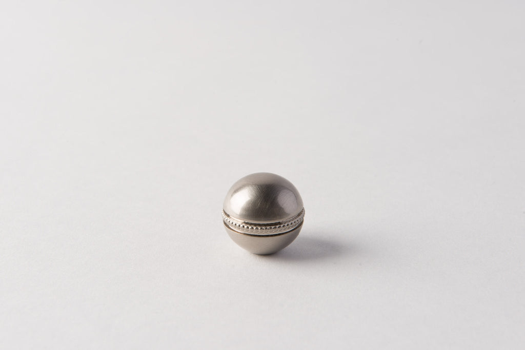 Brushed Nickel/Beaded Ball 25mm